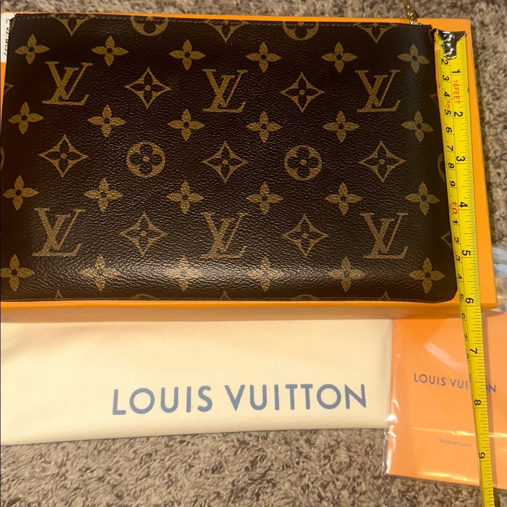 NWOT Monogram key pouch M. - Picture 2 of 6